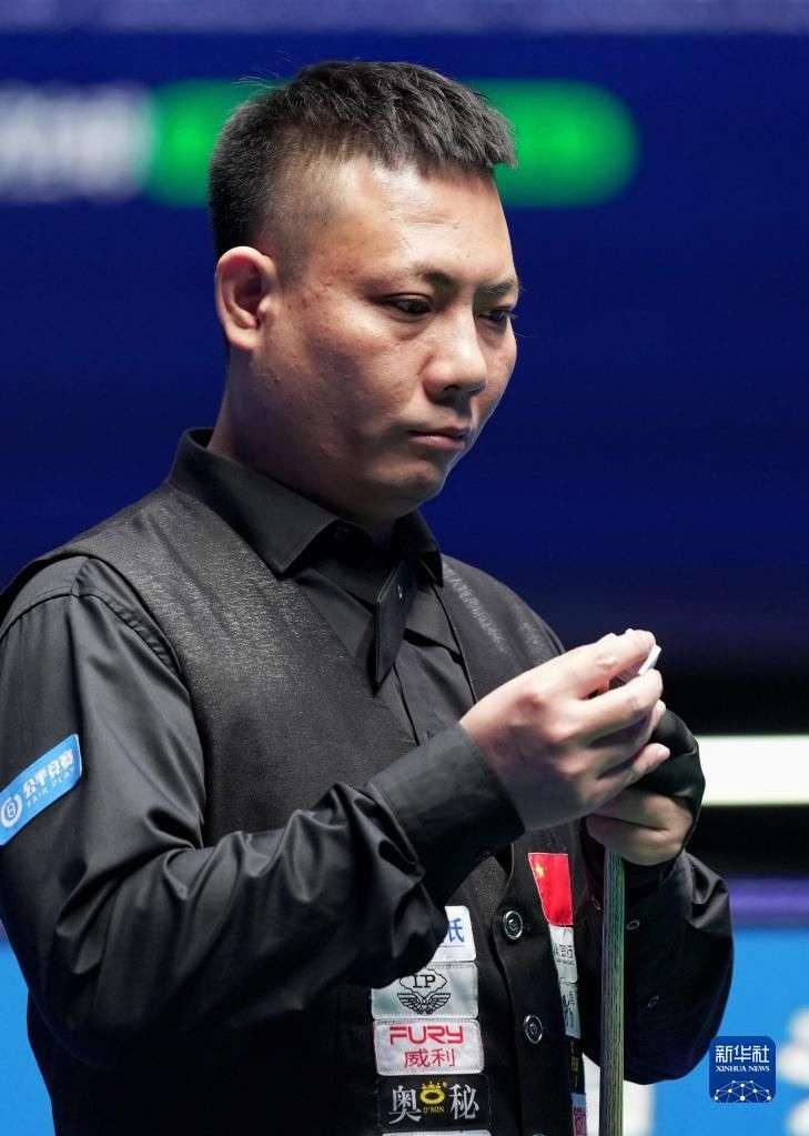 通过她的努 通过她的努