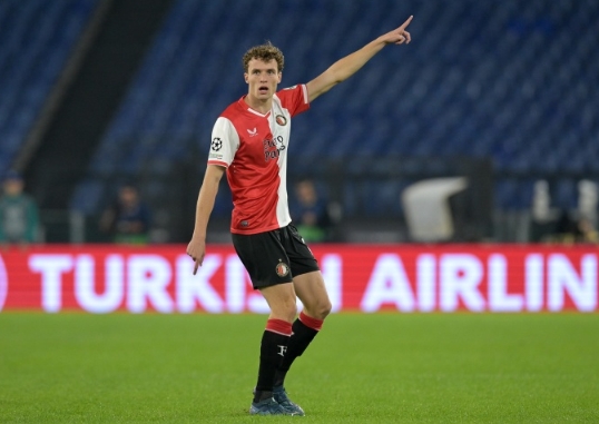 他表现冷静 他表现冷静