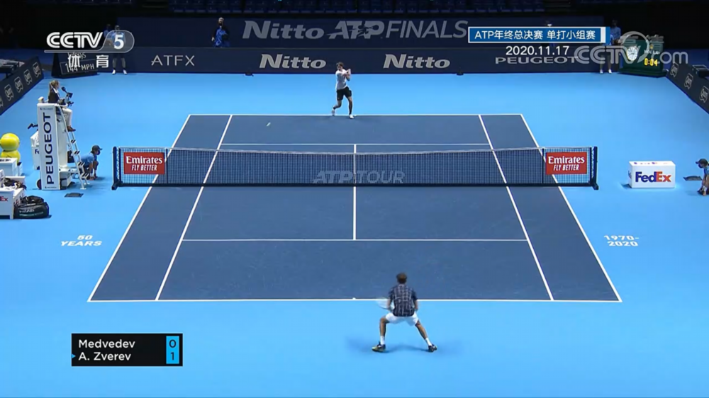 在巴黎效力 在巴黎效力