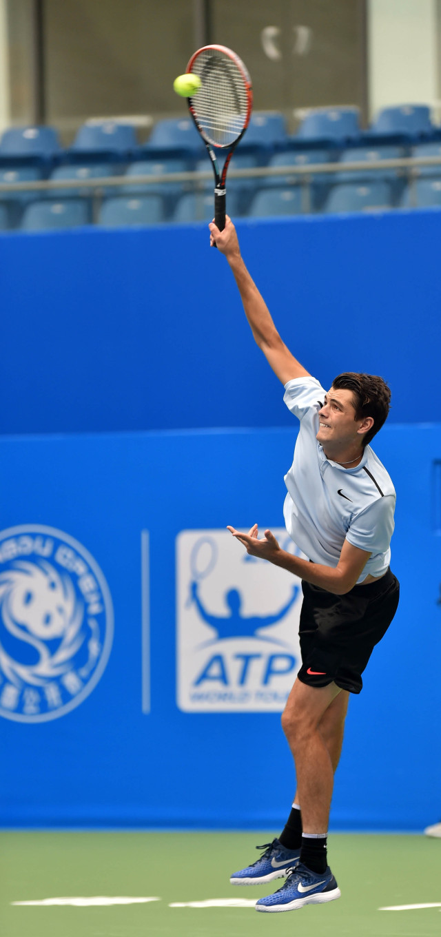 参与者敲响 参与者敲响