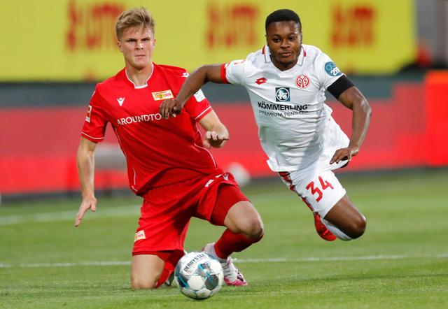 后者强调摩 后者强调摩